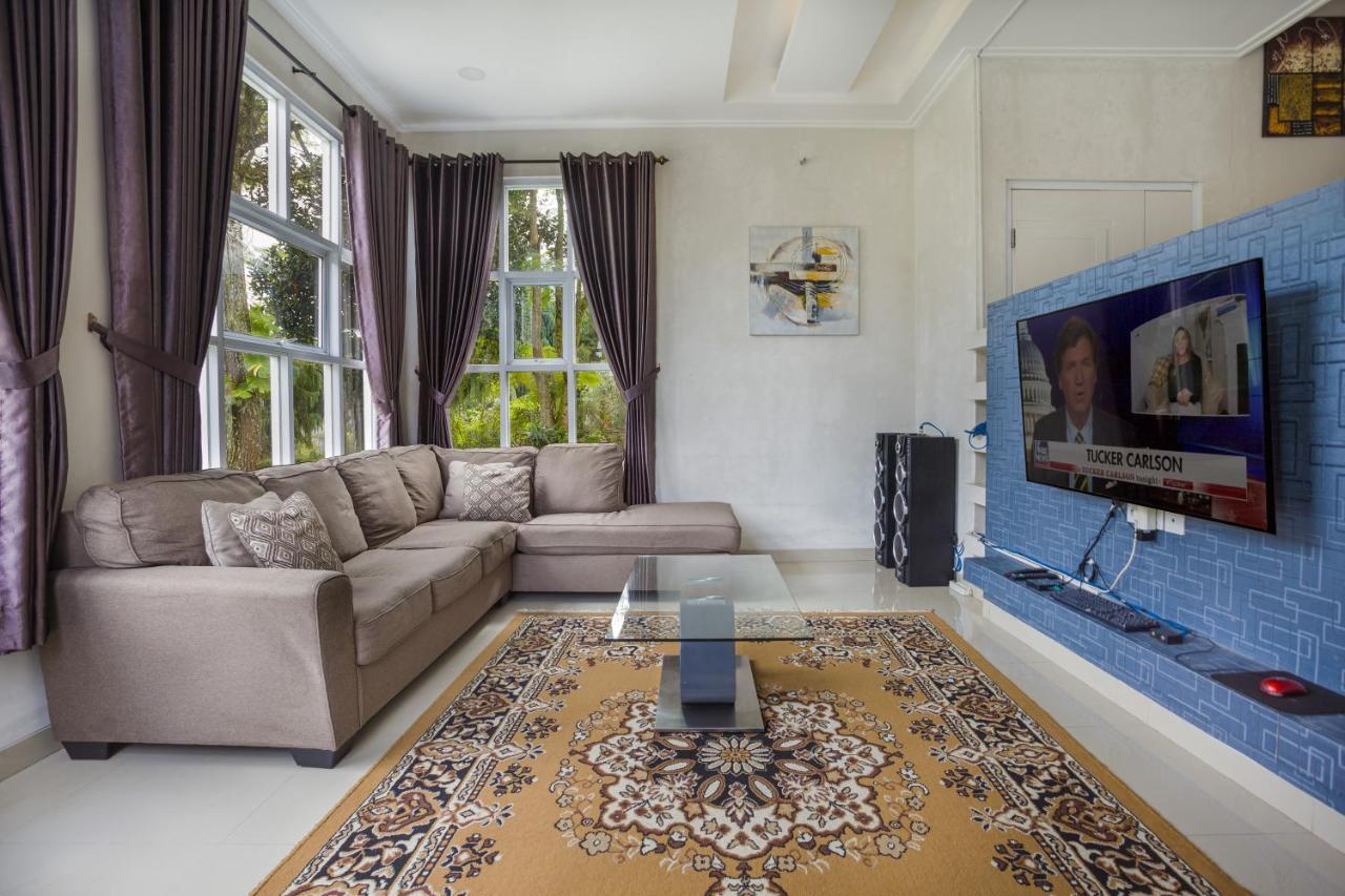 Villa Herrera Puncak Eksteriør billede