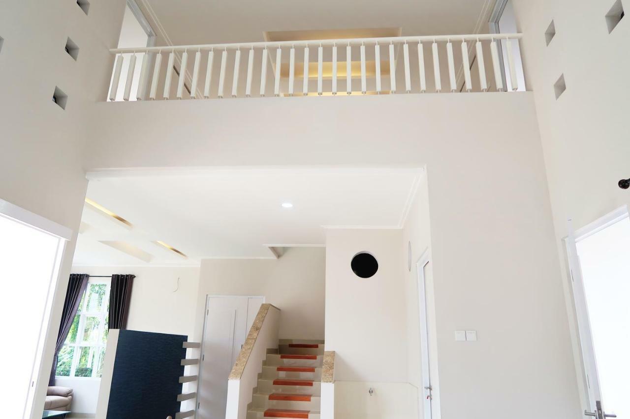 Villa Herrera Puncak Eksteriør billede